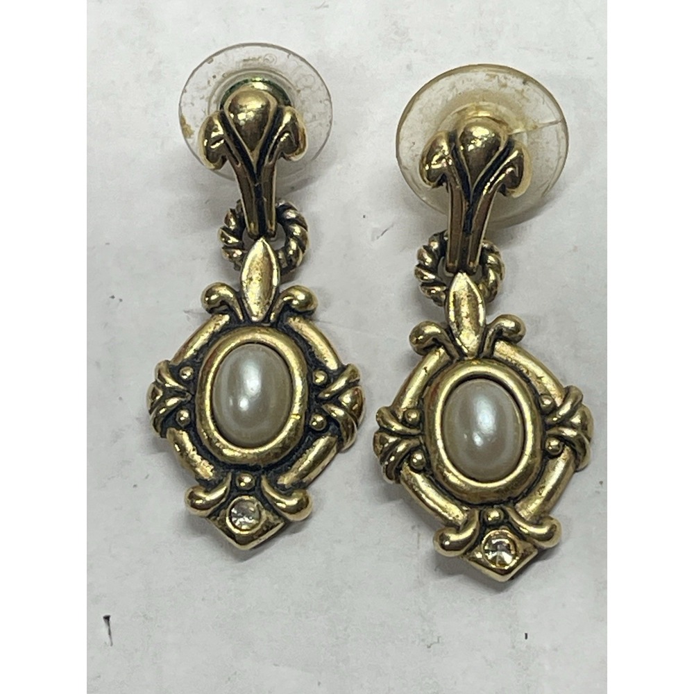 Avon Vintage Victorian  Dangle Gold tone   Earring with Faux Pearl
